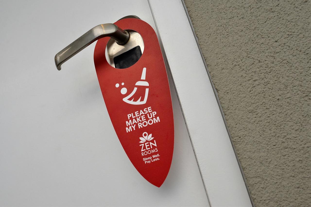 Zen Rooms Basic Kualanamu Medan Exterior photo