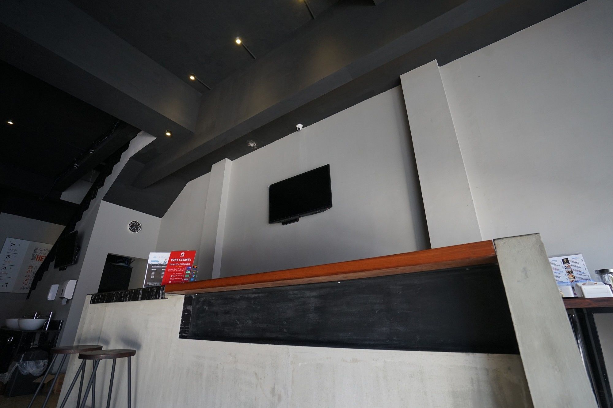 Zen Rooms Basic Kualanamu Medan Exterior photo